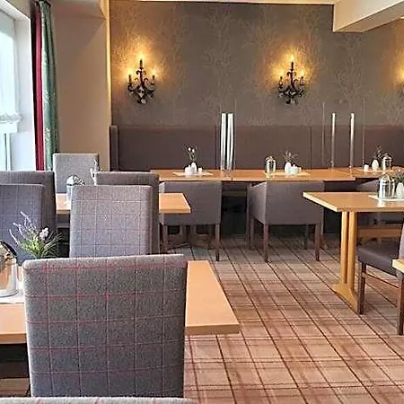 Goebel's Gaestehaus Am Park Otel 3*