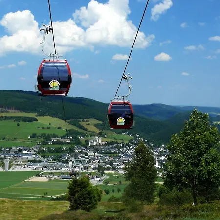 Goebel's Gaestehaus Am Park 3* فيلنغن